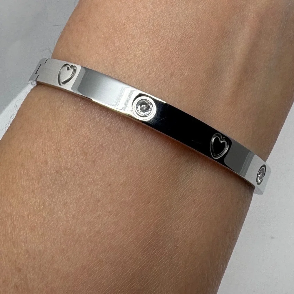 Silver Tone Heart and Crystal Hinged‎ Bangle Bracelet Polished Oval Cuff